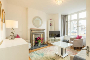 Beautiful and Spacious Cambridge Home with Free Parking & Garden!